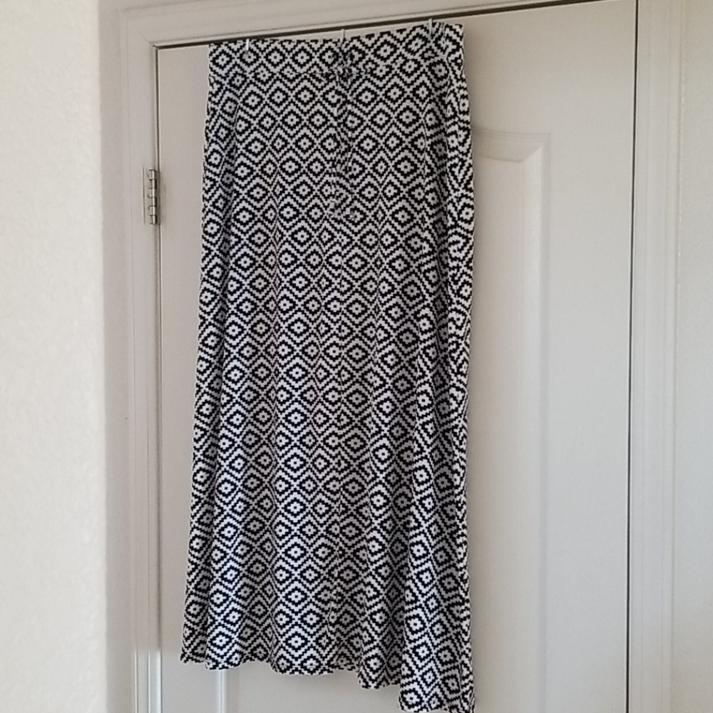 Adorable maxi skirt!